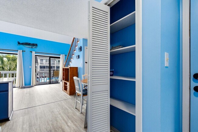 Building Photo - 3700 Golf Colony Ln