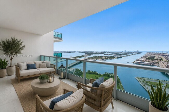 Building Photo - 900 Biscayne Blvd
