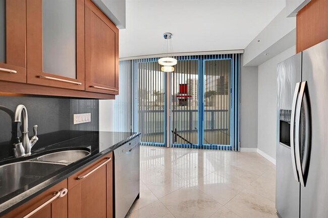 Building Photo - 333 Las Olas Way