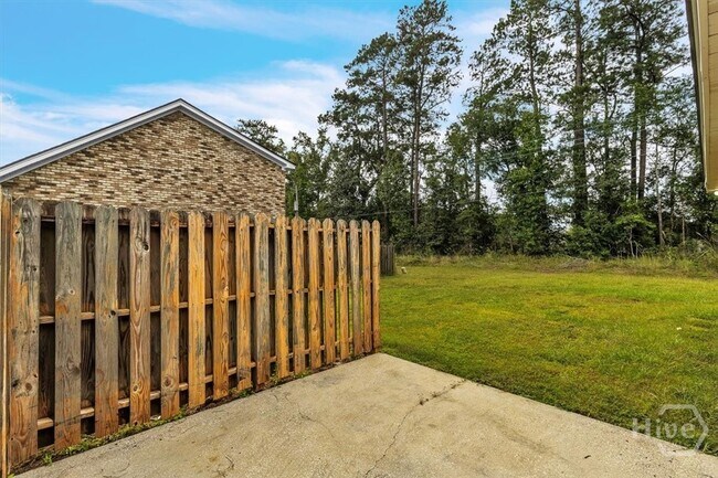 Building Photo - 141 Ivey St