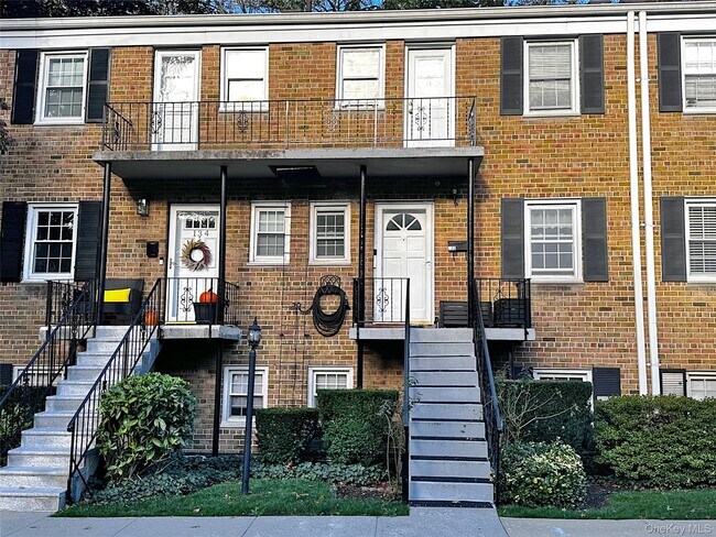 Building Photo - 132 Texas Ave