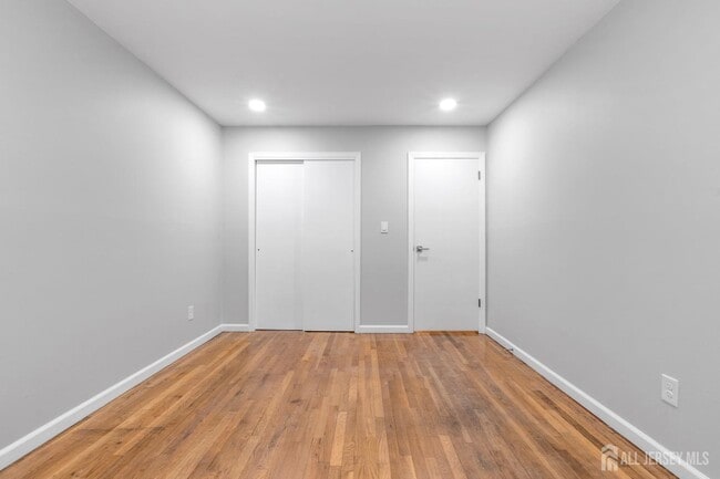 Building Photo - 382 Cator Ave