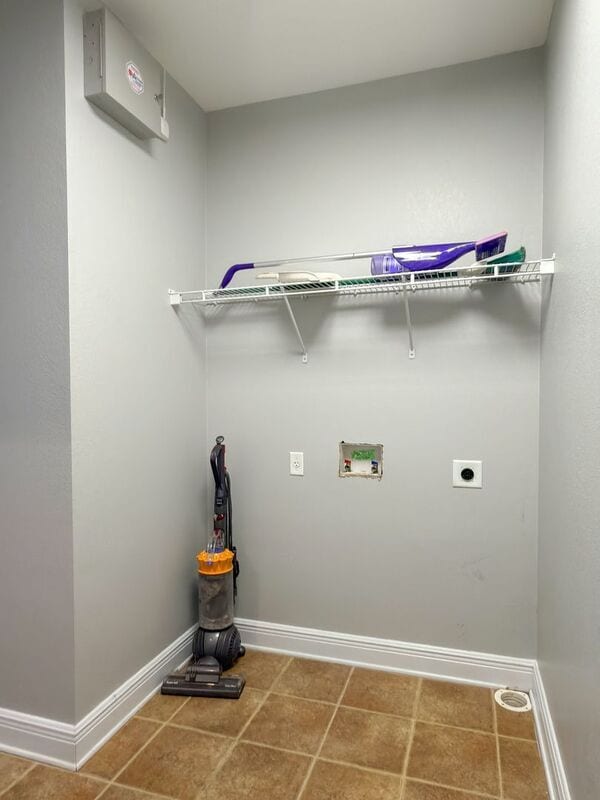 Building Photo - 2572 Gulf Breeze Ave