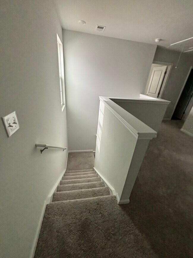 Building Photo - 364 Hardwick Dr