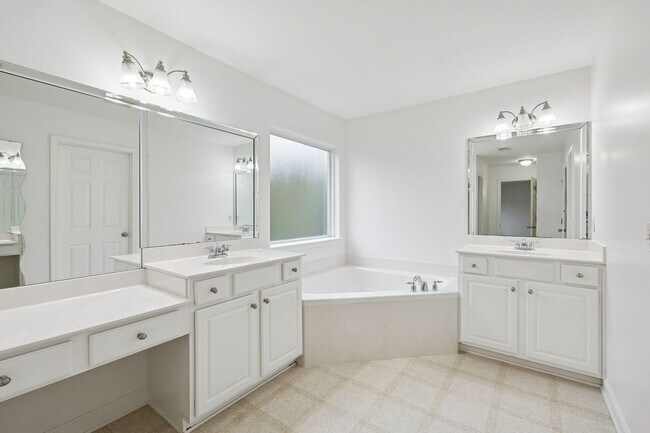 Building Photo - Located in the highly desirable McKays Mill community in Franklin, TN