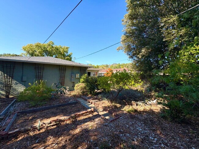 Building Photo - Peaceful Charmer Single-Story Retreat in Vallejo