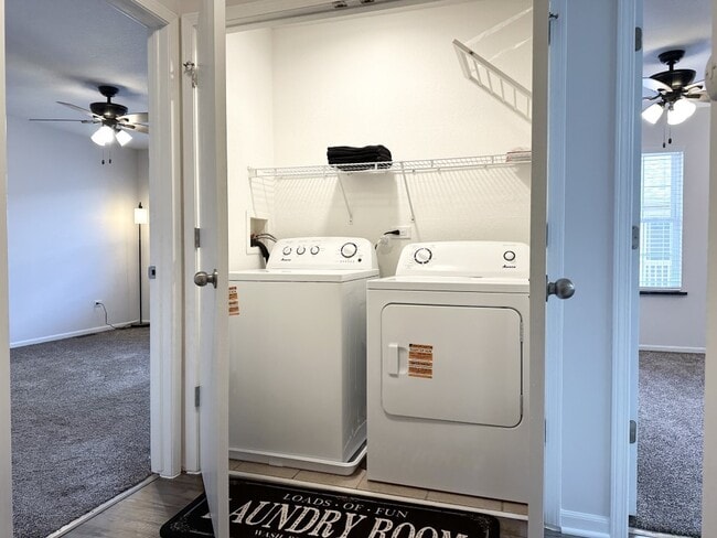 Building Photo - 1227 Leon Way