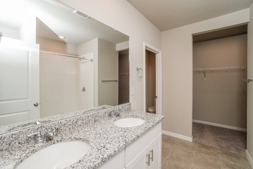 Building Photo - 38899 Harlow Rose Dr