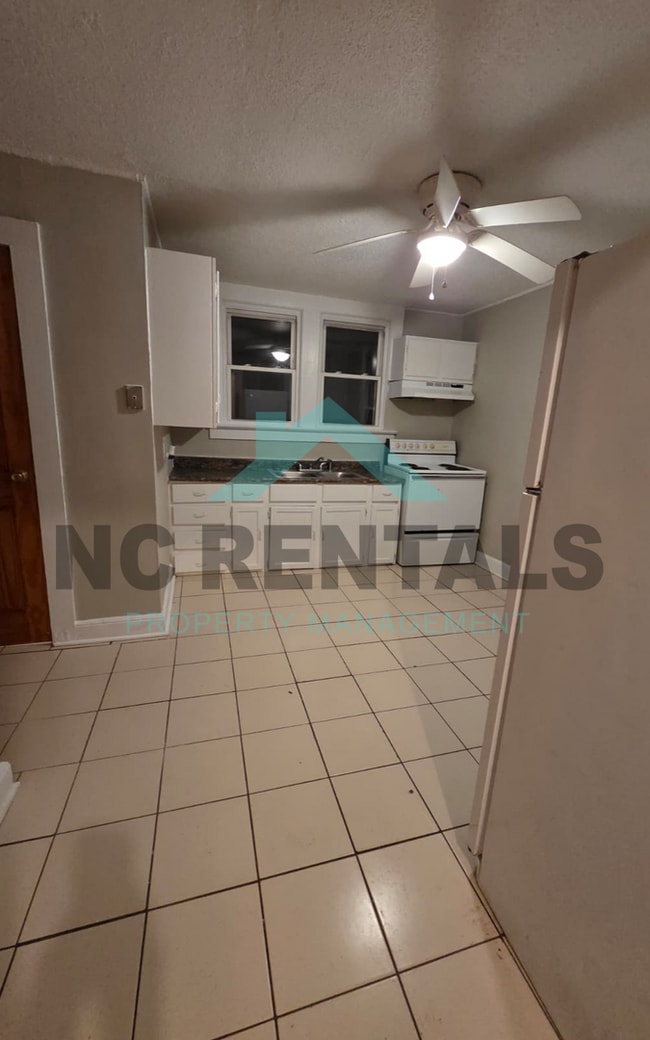 Building Photo - 714 Dillard St