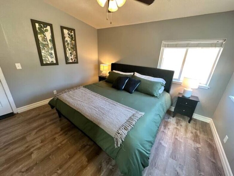 Building Photo - 6554 OR-238