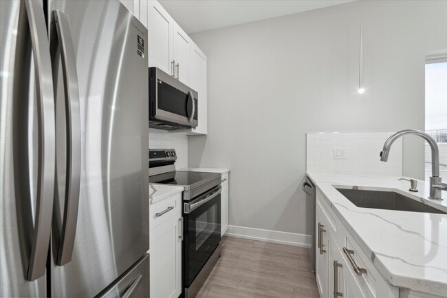 Building Photo - 649 N 35th St