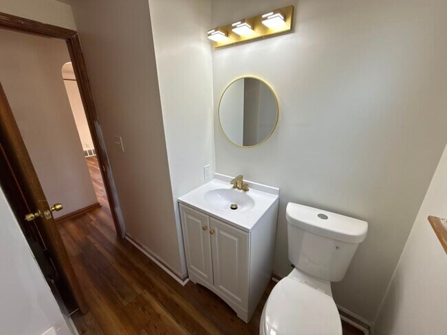 Building Photo - 3-BED, 1 BATH BEAUTIFUL SINGLE- FAMILY HOME IN MAPLE HEIGHTS!