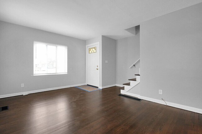 Building Photo - 2229 Middlehurst Dr