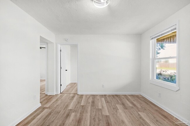 Building Photo - 2101 W Romana St