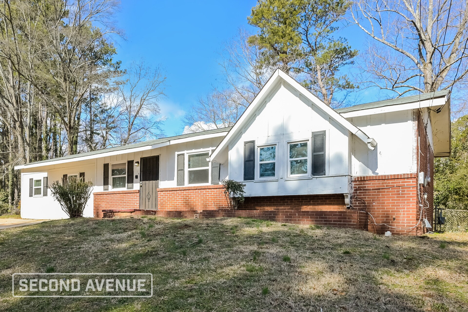 Building Photo - 152 Ruzelle Dr SE