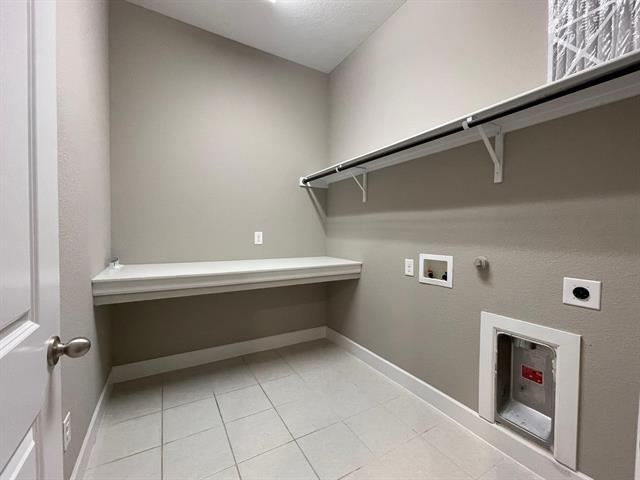 Building Photo - 1400 Daisy Corner Dr