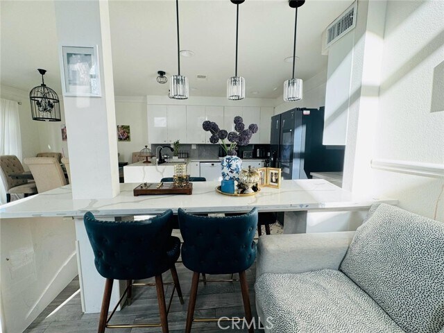 Building Photo - 20871 Heatherview