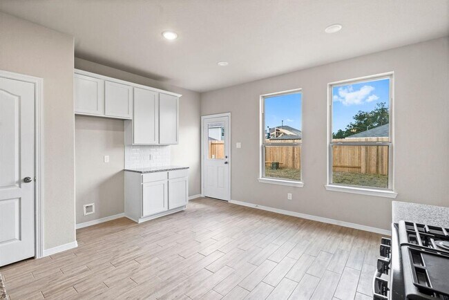 Building Photo - 25823 Boxwood Hedge Lane