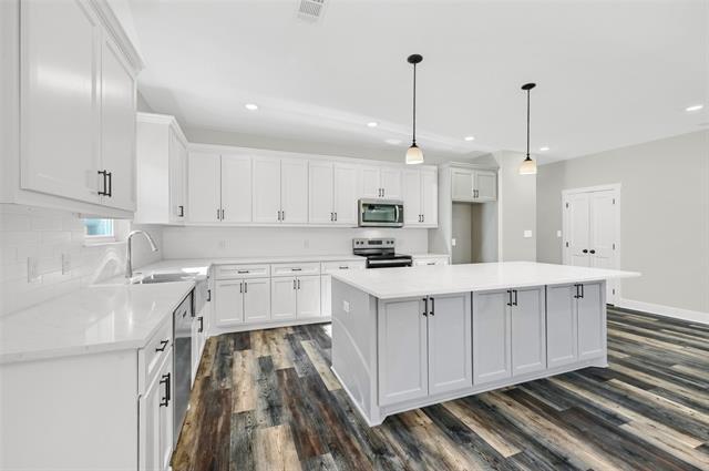 Building Photo - 1807 Boxwood Dr