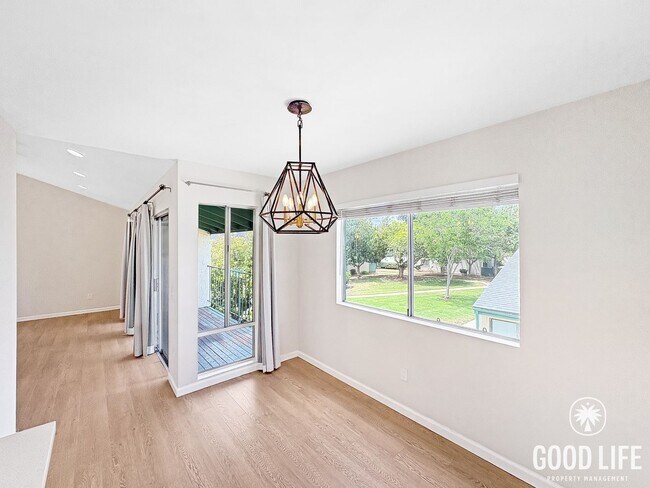 Building Photo - SD: Bright 2BD/2BA Corner Unit Condo in Escondido with Reserved Parking, Quartz Kitchen & Private...