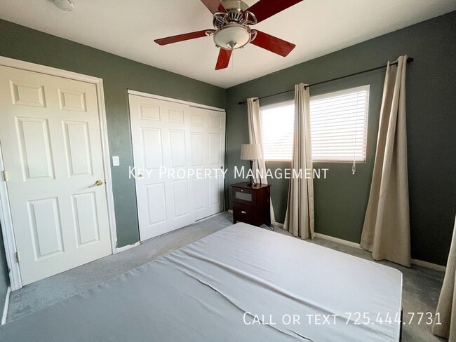 Building Photo - 3 BEDROOM 2.5 BATH UPGRADED HOME IN SOUTHW...