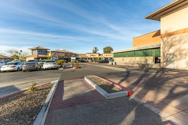 Building Photo - STUNNING Furnished OASIS 2 bed/2 bath Condo in McCormick Ranch