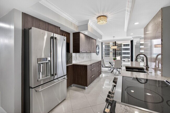 Building Photo - 4200 N Ocean Dr