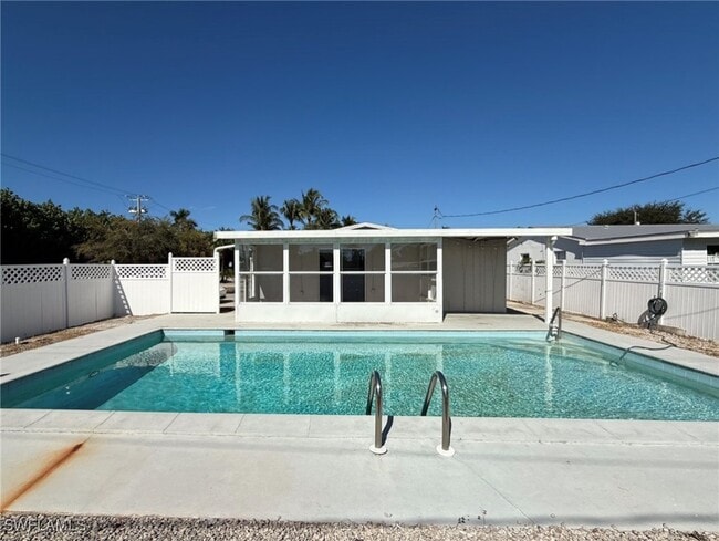 Building Photo - 2990 10th St N