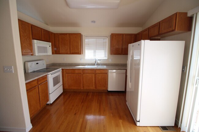 Building Photo - Amazing 5 bedroom home in Desirable Crown Hill Mesa on West Side of town
