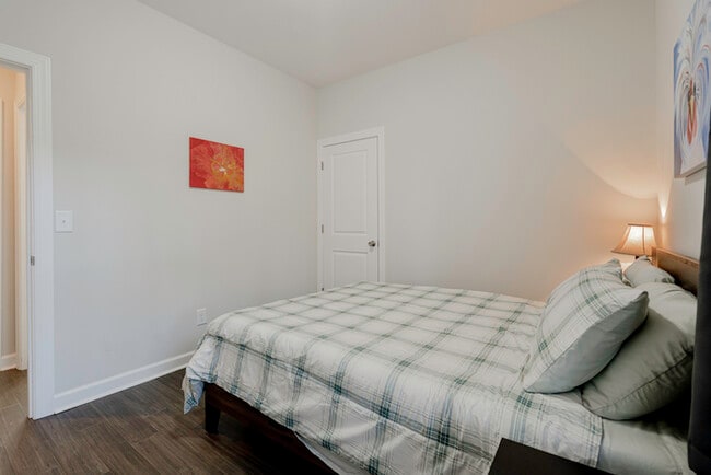 Building Photo - Furnished Rental