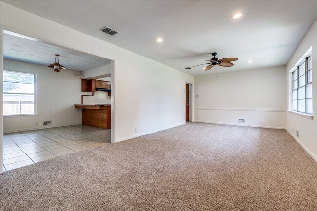 Building Photo - 7232 Syracuse Dr