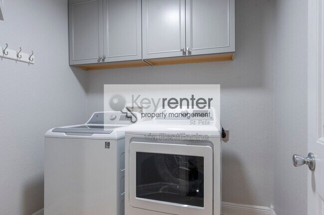 Building Photo - 3814 W El Prado Blvd