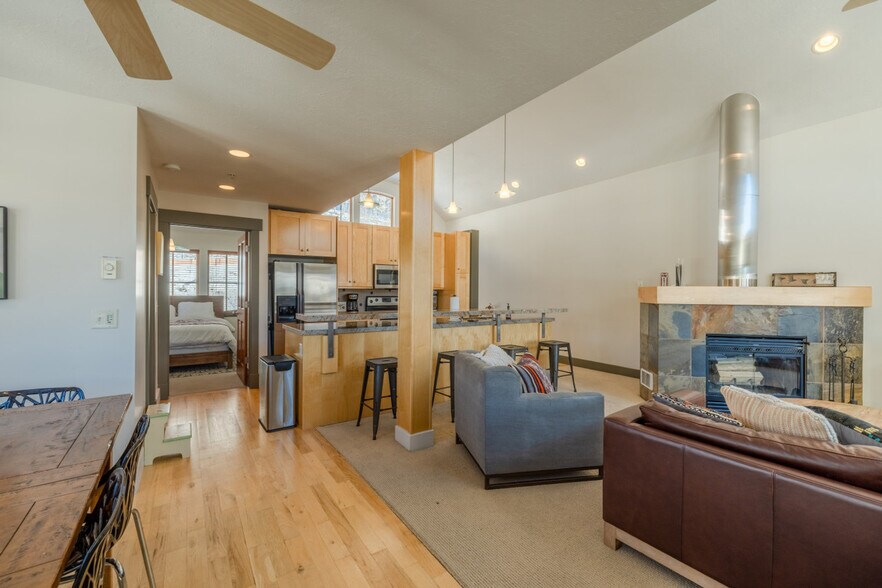 Primary Photo - 12150 Big Cottonwood Canyon Rd