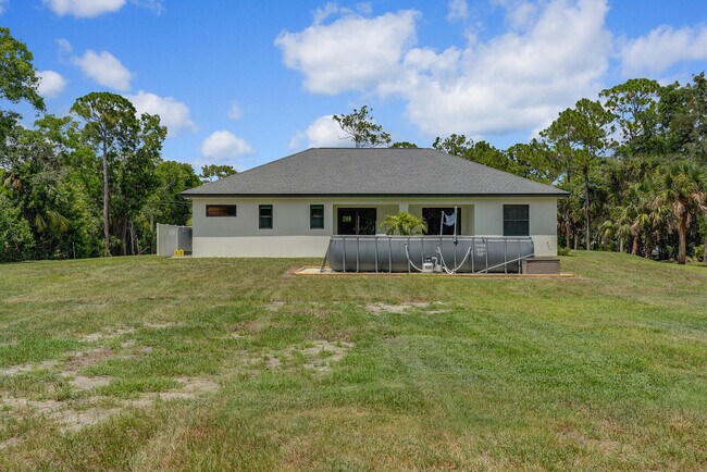 Building Photo - 9420 165th Pl N