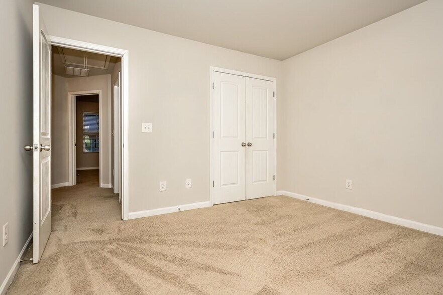 Building Photo - 405 Invector Ct