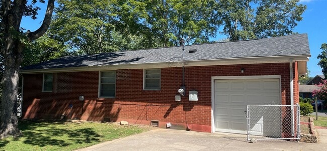 Building Photo - 1883 Pardue Dr