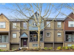 Building Photo - Beautiful Newly Renovated Spacious 3 Bedroom Home!