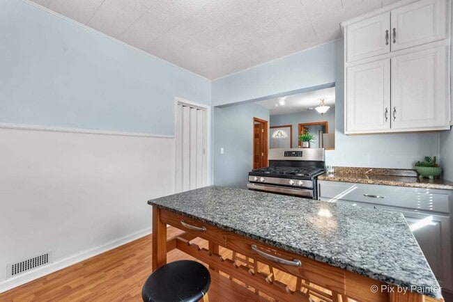 Building Photo - 2225 N 76th Ct
