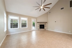 Building Photo - 5042 Cleves St