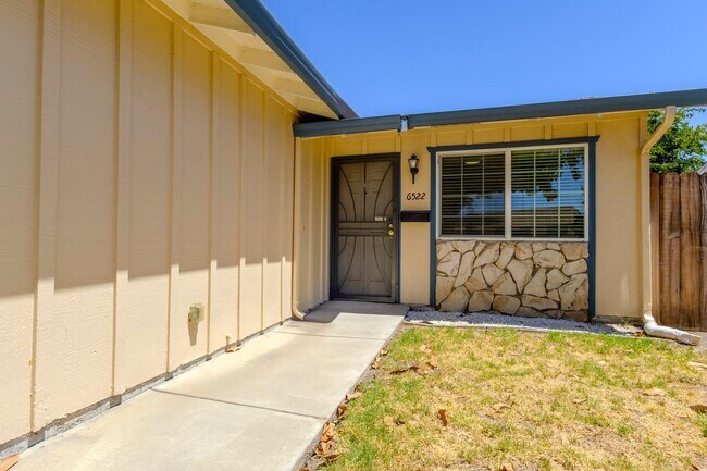 Building Photo - 6522 Maywood Ln