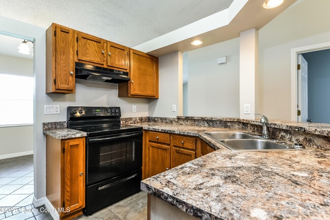 Building Photo - 5649 Beaverbrook St