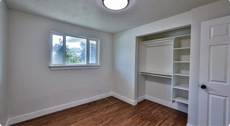 Building Photo - 350 W 2575 N