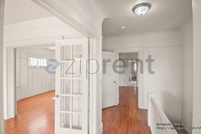 Building Photo - 848 Mead Ave