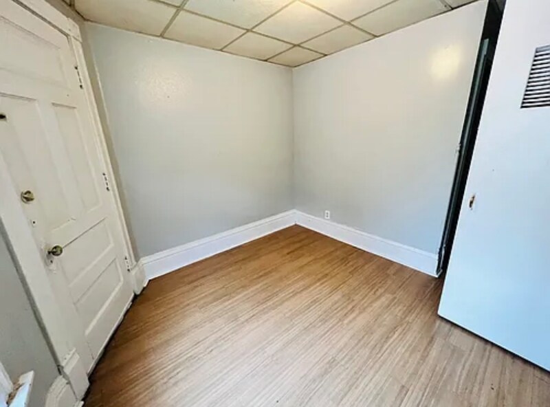 Building Photo - 2114 S 11th St