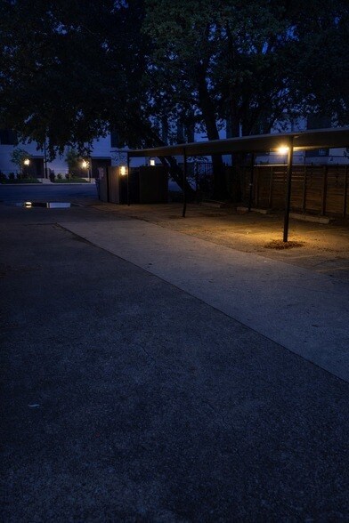 Building Photo - 5620 Live Oak St