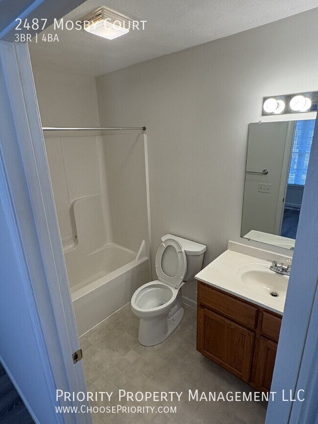 Building Photo - 2487 Mosby Ct