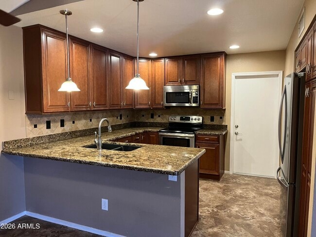 Building Photo - 3921 E Graythorn St