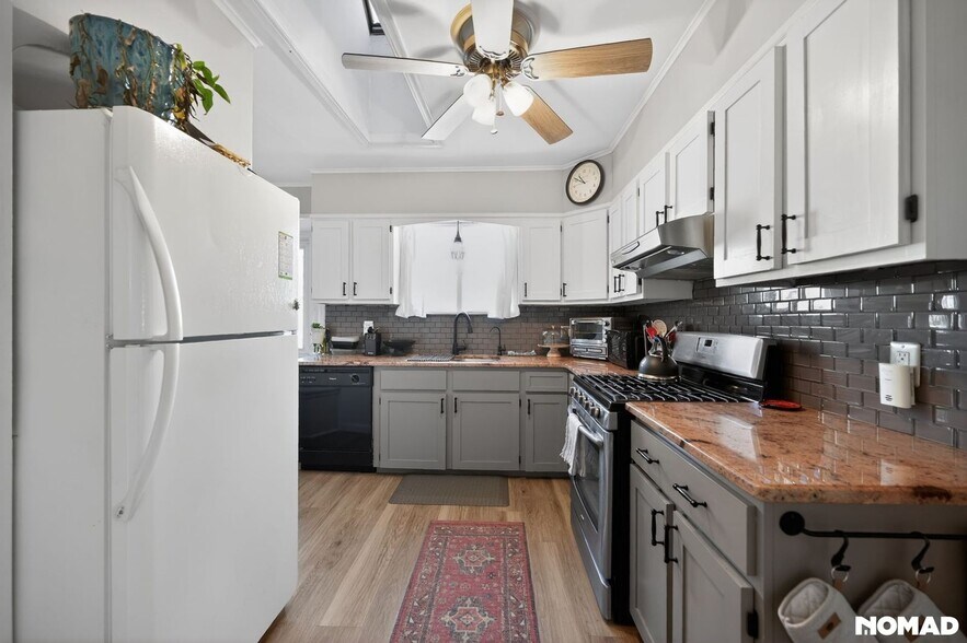 Building Photo - 81 Bradley St