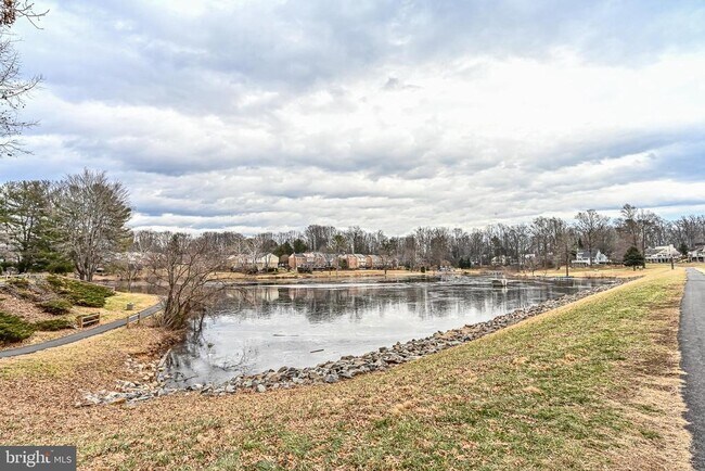 Building Photo - 5572 Kendrick Ln