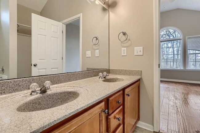 Building Photo - 2605 Gateview Ct